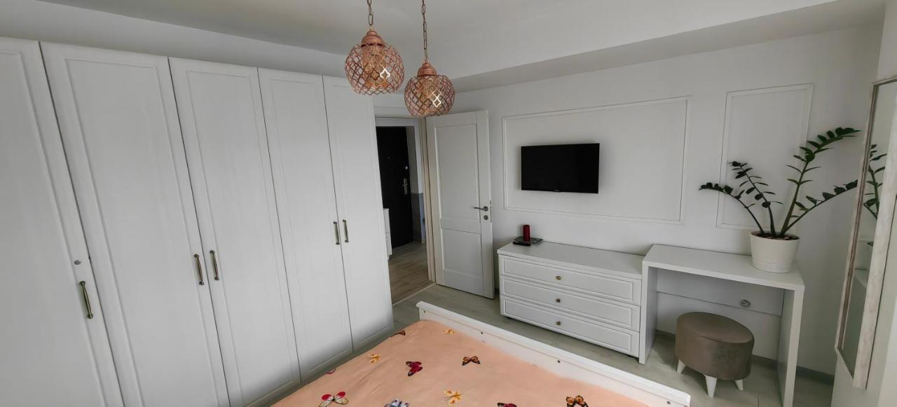 Apartament 1 Mai Bloc Nou-Self Check-In Крайова Экстерьер фото