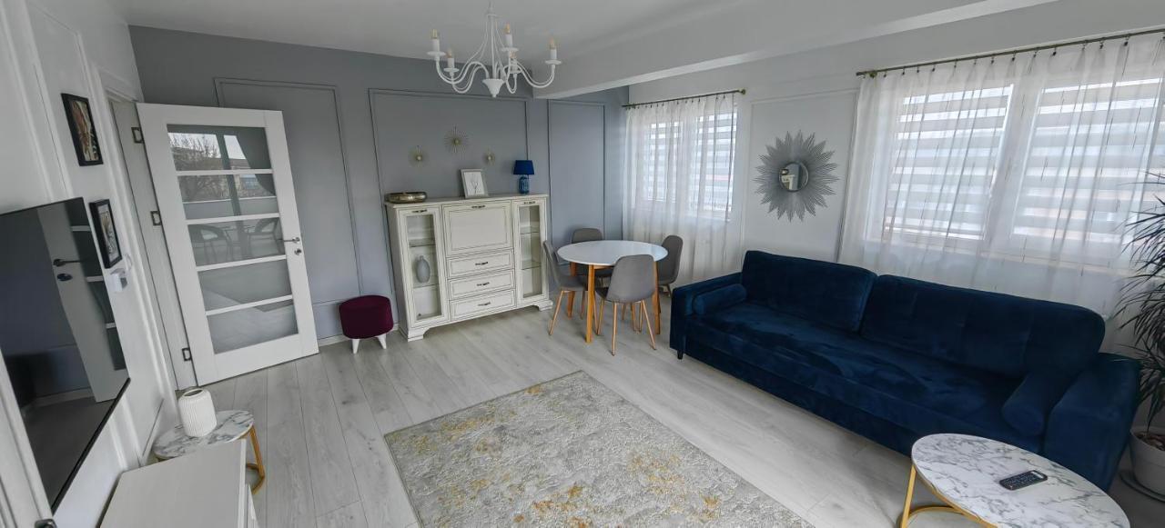 Apartament 1 Mai Bloc Nou-Self Check-In Крайова Экстерьер фото